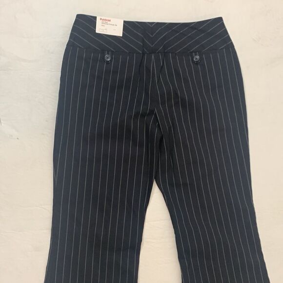 Express Size 2 Publicist Low Rise Flare Contoured Through Hip Black White Pants - Picture 5 of 8